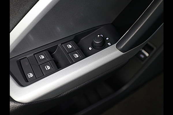 Audi Q3 45 TFSI e Advanced edition 245pk | Navigatie via App | Android auto | Parkeercamera | Verwarmbare voorstoelen