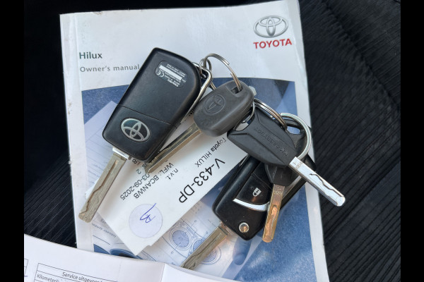 Toyota Hilux 2.4 D-4D-F Xtra Cab Professional