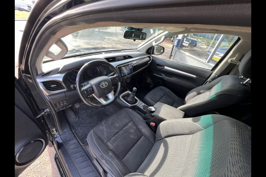 Toyota Hilux 2.4 D-4D-F Xtra Cab Professional