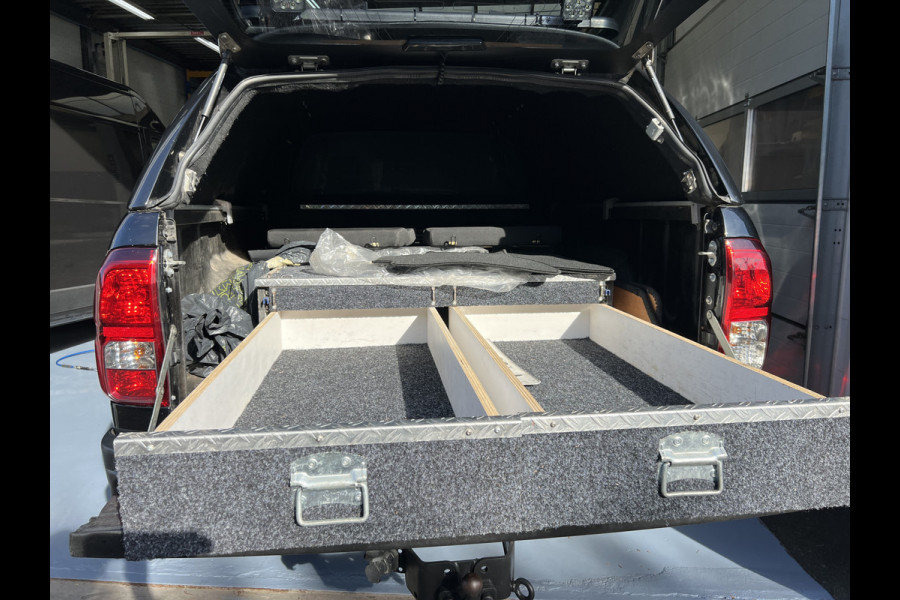 Toyota Hilux 2.4 D-4D-F Xtra Cab Professional