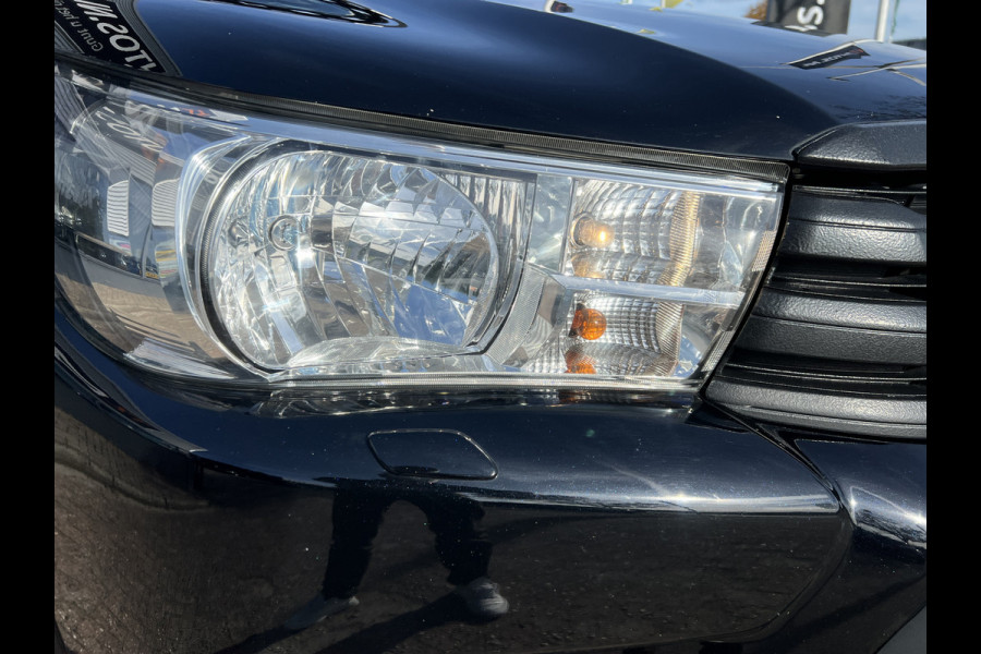 Toyota Hilux 2.4 D-4D-F Xtra Cab Professional