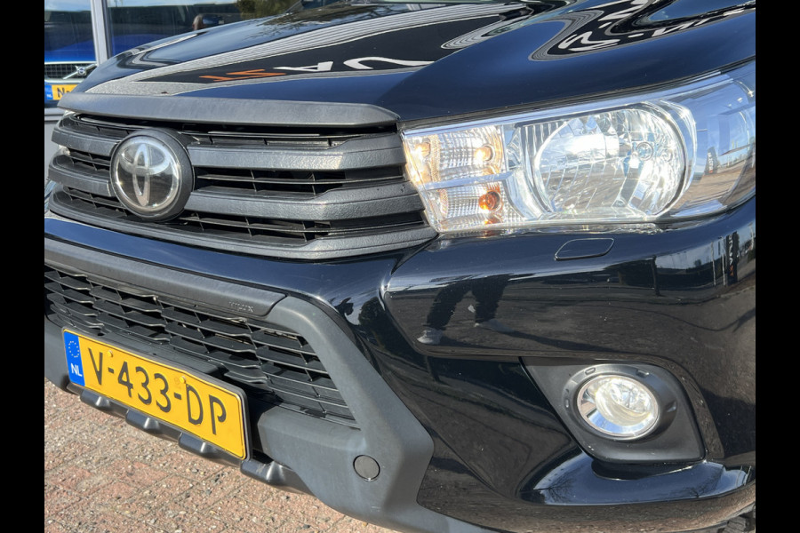 Toyota Hilux 2.4 D-4D-F Xtra Cab Professional