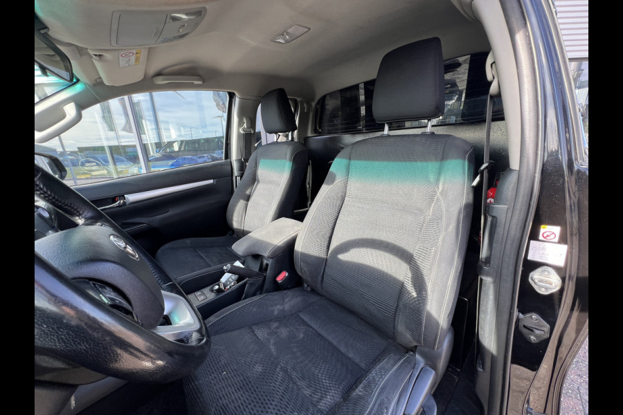 Toyota Hilux 2.4 D-4D-F Xtra Cab Professional