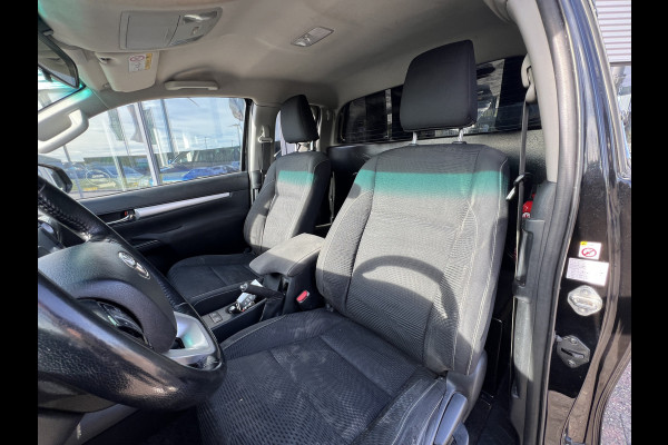 Toyota Hilux 2.4 D-4D-F Xtra Cab Professional