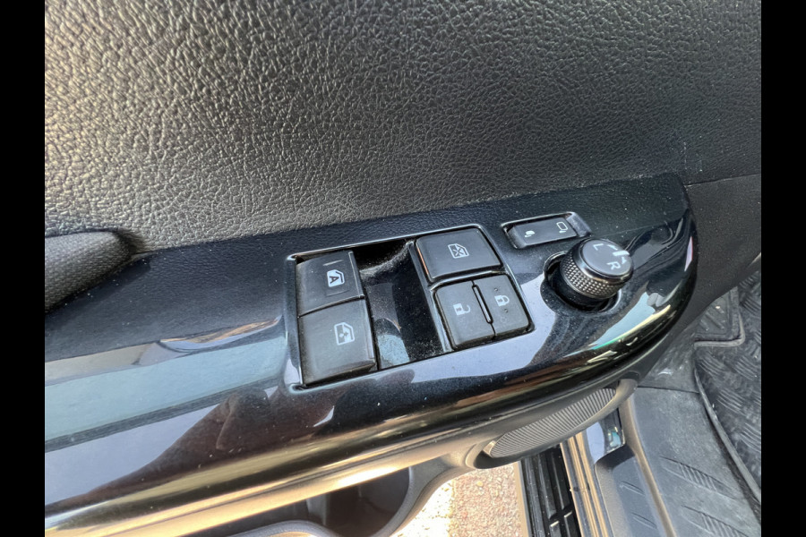 Toyota Hilux 2.4 D-4D-F Xtra Cab Professional