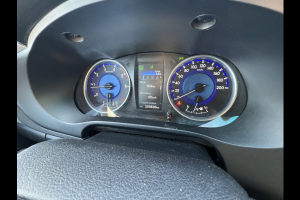 Toyota Hilux 2.4 D-4D-F Xtra Cab Professional