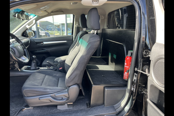 Toyota Hilux 2.4 D-4D-F Xtra Cab Professional