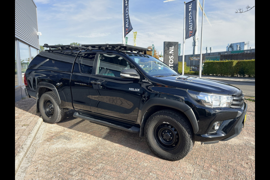 Toyota Hilux 2.4 D-4D-F Xtra Cab Professional