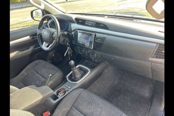 Toyota Hilux 2.4 D-4D-F Xtra Cab Professional