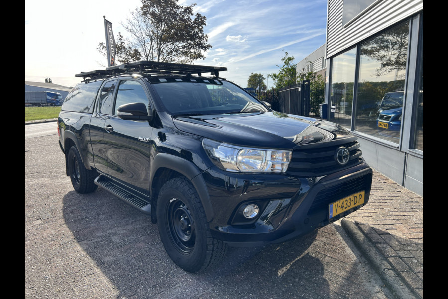 Toyota Hilux 2.4 D-4D-F Xtra Cab Professional