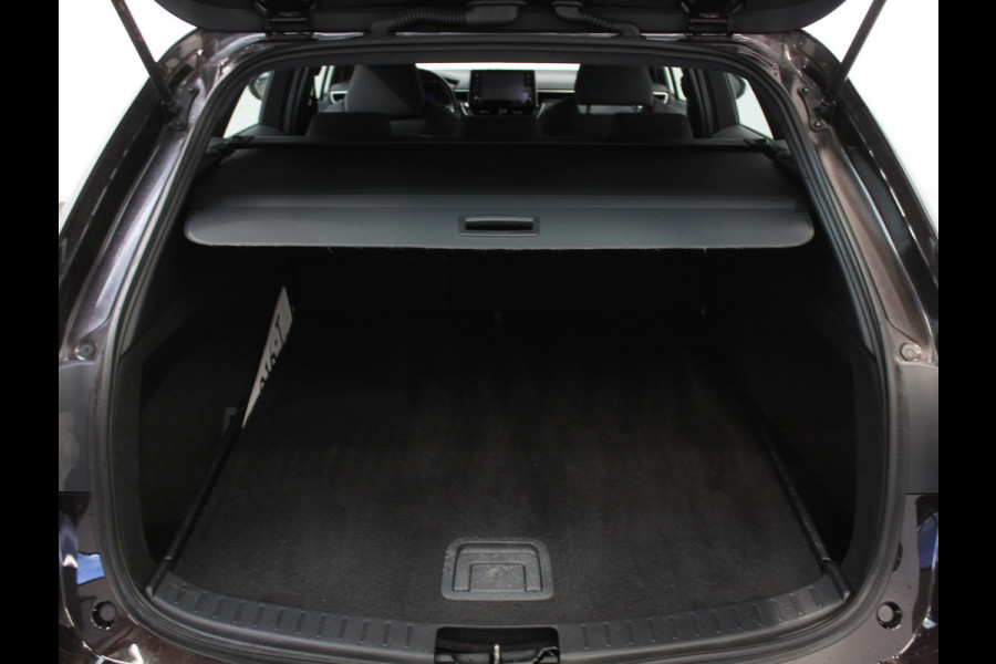 Toyota Corolla Touring Sports 1.8 Hybrid First Edition CAMERA | CLIMATE | LMV17 | DAB | NAVI | TRHAAK | ADAPCRUISE | LED