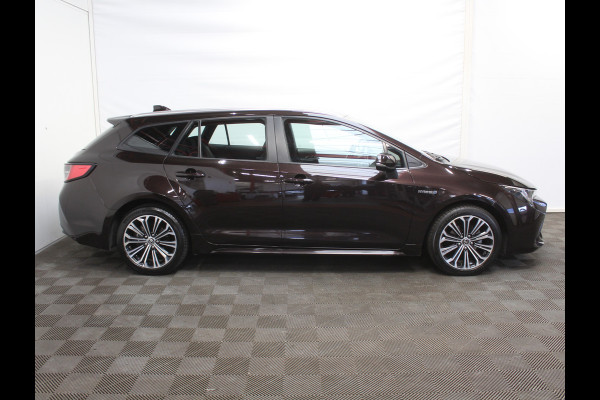 Toyota Corolla Touring Sports 1.8 Hybrid First Edition CAMERA | CLIMATE | LMV17 | DAB | NAVI | TRHAAK | ADAPCRUISE | LED