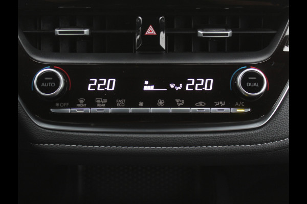 Toyota Corolla Touring Sports 1.8 Hybrid First Edition CAMERA | CLIMATE | LMV17 | DAB | NAVI | TRHAAK | ADAPCRUISE | LED