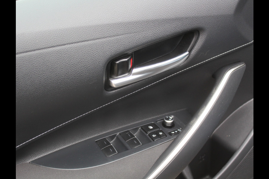 Toyota Corolla Touring Sports 1.8 Hybrid First Edition CAMERA | CLIMATE | LMV17 | DAB | NAVI | TRHAAK | ADAPCRUISE | LED