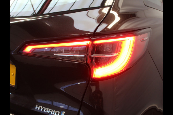 Toyota Corolla Touring Sports 1.8 Hybrid First Edition CAMERA | CLIMATE | LMV17 | DAB | NAVI | TRHAAK | ADAPCRUISE | LED