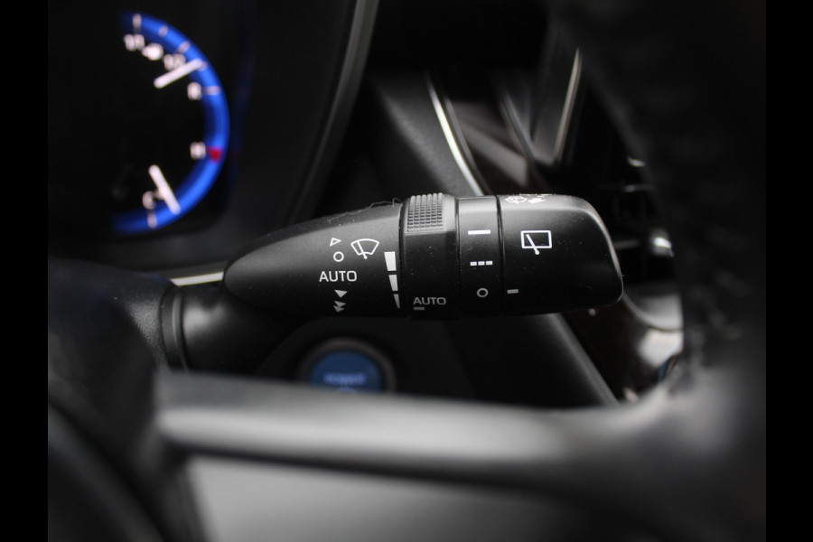 Toyota Corolla Touring Sports 1.8 Hybrid First Edition CAMERA | CLIMATE | LMV17 | DAB | NAVI | TRHAAK | ADAPCRUISE | LED