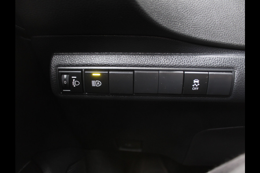 Toyota Corolla Touring Sports 1.8 Hybrid First Edition CAMERA | CLIMATE | LMV17 | DAB | NAVI | TRHAAK | ADAPCRUISE | LED