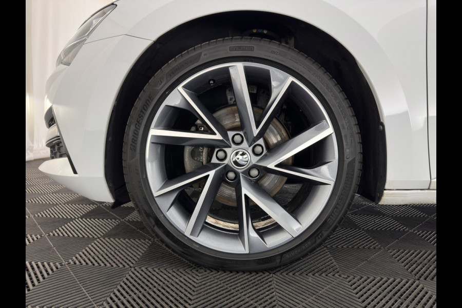 Škoda Superb Combi 1.4 TSI iV Plug-In Sportline Business {SOH-93%} (INCL-BTW) Aut. *PANO | LEATHER-ALCANTARA | FULL-LED | DIGI-COCKPIT | CANTON-SOUND | AMBIENT-LIGHT | CAMERA | NAVI-FULLMAP | DAB+ | KEYLESS | HEATED-SPORTSEATS | PRIVACY-GLASS | ECC | 19"ALU*