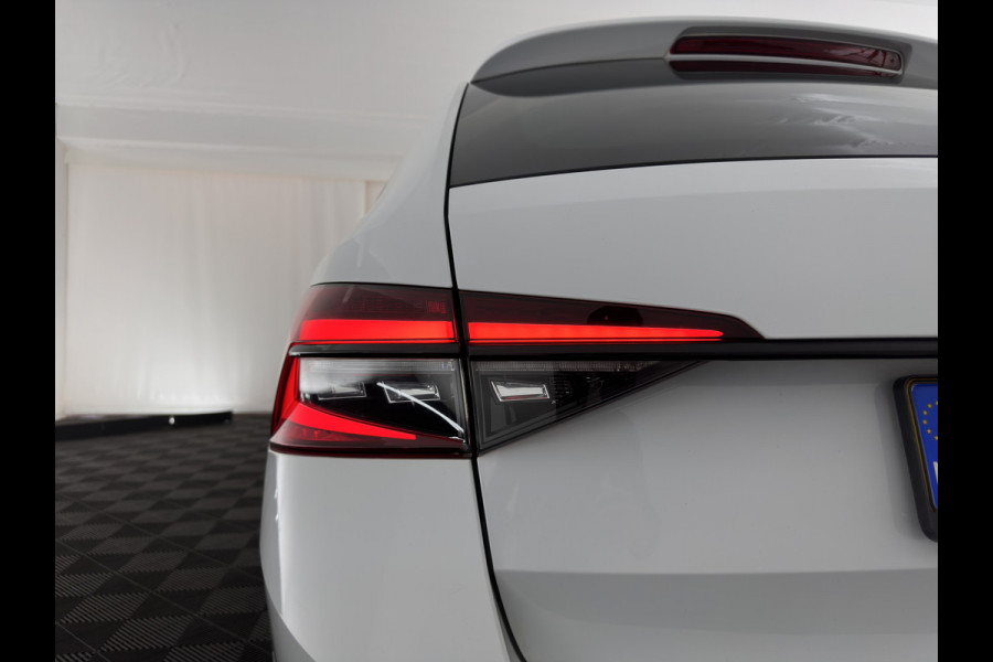 Škoda Superb Combi 1.4 TSI iV Plug-In Sportline Business {SOH-93%} (INCL-BTW) Aut. *PANO | LEATHER-ALCANTARA | FULL-LED | DIGI-COCKPIT | CANTON-SOUND | AMBIENT-LIGHT | CAMERA | NAVI-FULLMAP | DAB+ | KEYLESS | HEATED-SPORTSEATS | PRIVACY-GLASS | ECC | 19"ALU*