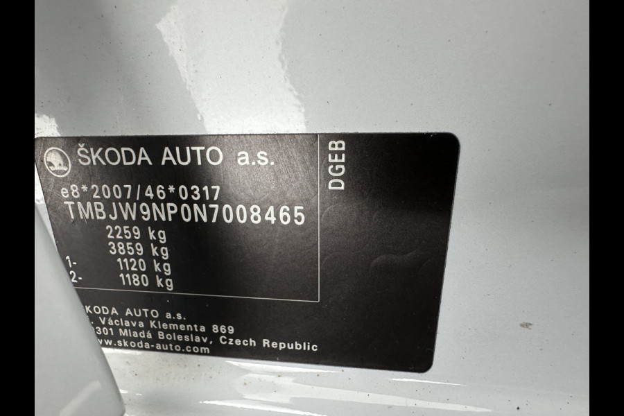 Škoda Superb Combi 1.4 TSI iV Plug-In Sportline Business {SOH-93%} (INCL-BTW) Aut. *PANO | LEATHER-ALCANTARA | FULL-LED | DIGI-COCKPIT | CANTON-SOUND | AMBIENT-LIGHT | CAMERA | NAVI-FULLMAP | DAB+ | KEYLESS | HEATED-SPORTSEATS | PRIVACY-GLASS | ECC | 19"ALU*