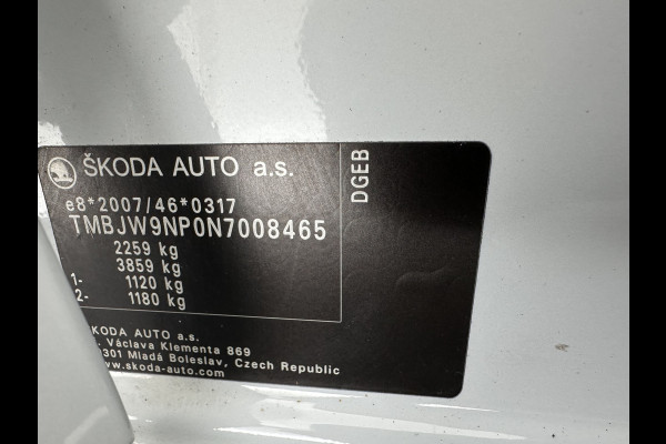 Škoda Superb Combi 1.4 TSI iV Plug-In Sportline Business {SOH-93%} (INCL-BTW) Aut. *PANO | LEATHER-ALCANTARA | FULL-LED | DIGI-COCKPIT | CANTON-SOUND | AMBIENT-LIGHT | CAMERA | NAVI-FULLMAP | DAB+ | KEYLESS | HEATED-SPORTSEATS | PRIVACY-GLASS | ECC | 19"ALU*