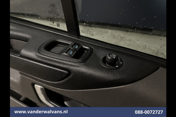 Ford Transit Custom 2.0 TDCI 131pk L2H1 Euro6 Airco | Apple Carplay | Android Auto | LED | Cruisecontrol Stoelverwarming, Verwarmde voorruit, Parkeersensoren, Bijrijdersbank, 2800kg trekvermogen