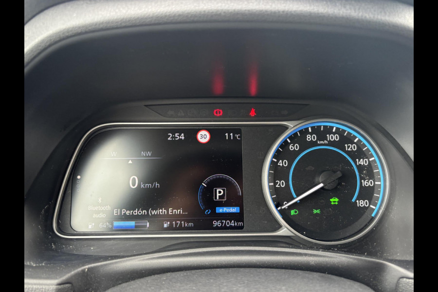 Nissan Leaf Acenta 40 kWh VAN: 13.900,- VOOR:11.877,- UW HERFSTVOORDEEL: 2.023,- EURO| CAMERA | DODE HOEK | RIJKLAARPRIJS INCL. 12 MND BOVAG GARANTIE