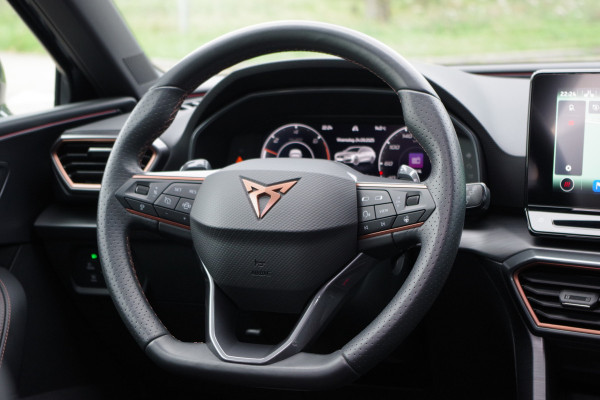 CUPRA Leon Sportstourer 1.4 e-Hybrid Business 204 PK PHEV, LED, Panoramadak, Adap. Cruise Control, Winterpakket