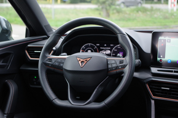 CUPRA Leon Sportstourer 1.4 e-Hybrid Business 204 PK PHEV, LED, Panoramadak, Adap. Cruise Control, Winterpakket