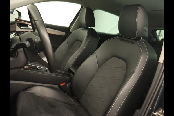 Seat Leon 1.4 TSI eHybrid PHEV Xcellence | Adaptive cruise | Carplay | Sfeerverlichting | Navigatie | Leder/Alcantara | Camera | Digital Cockpit | Plug In