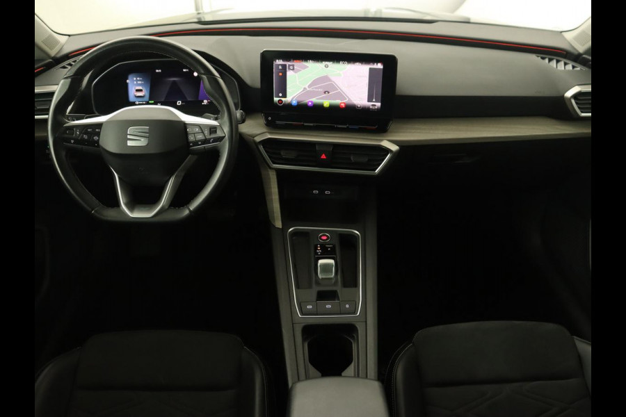 Seat Leon 1.4 TSI eHybrid PHEV Xcellence | Adaptive cruise | Carplay | Sfeerverlichting | Navigatie | Leder/Alcantara | Camera | Digital Cockpit | Plug In