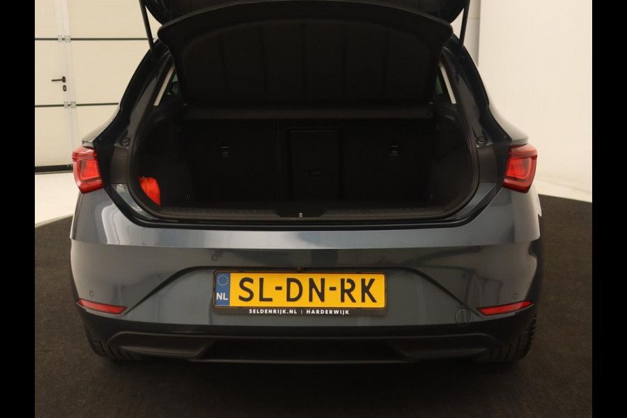 Seat Leon 1.4 TSI eHybrid PHEV Xcellence | Adaptive cruise | Carplay | Sfeerverlichting | Navigatie | Leder/Alcantara | Camera | Digital Cockpit | Plug In