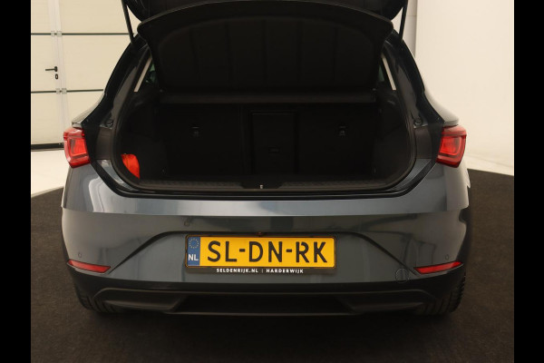Seat Leon 1.4 TSI eHybrid PHEV Xcellence | Adaptive cruise | Carplay | Sfeerverlichting | Navigatie | Leder/Alcantara | Camera | Digital Cockpit | Plug In