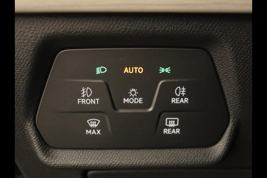 Seat Leon 1.4 TSI eHybrid PHEV Xcellence | Adaptive cruise | Carplay | Sfeerverlichting | Navigatie | Leder/Alcantara | Camera | Digital Cockpit | Plug In