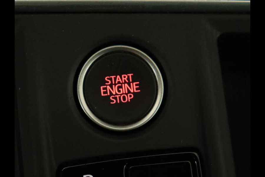Seat Leon 1.4 TSI eHybrid PHEV Xcellence | Adaptive cruise | Carplay | Sfeerverlichting | Navigatie | Leder/Alcantara | Camera | Digital Cockpit | Plug In