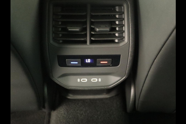 Seat Leon 1.4 TSI eHybrid PHEV Xcellence | Adaptive cruise | Carplay | Sfeerverlichting | Navigatie | Leder/Alcantara | Camera | Digital Cockpit | Plug In