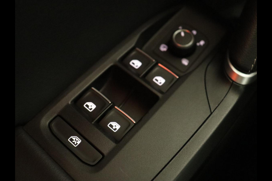 Seat Leon 1.4 TSI eHybrid PHEV Xcellence | Adaptive cruise | Carplay | Sfeerverlichting | Navigatie | Leder/Alcantara | Camera | Digital Cockpit | Plug In