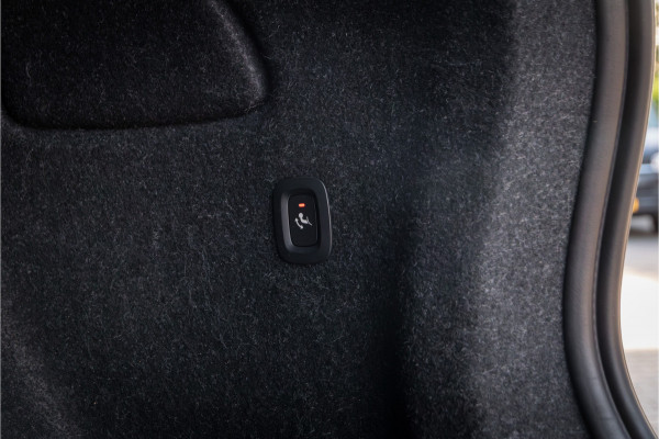 Volvo XC40 1.5 T5 Recharge R-Design -Trekhaak-H/K- Elektrische stoelen