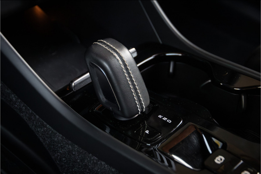 Volvo XC40 1.5 T5 Recharge R-Design -Trekhaak-H/K- Elektrische stoelen
