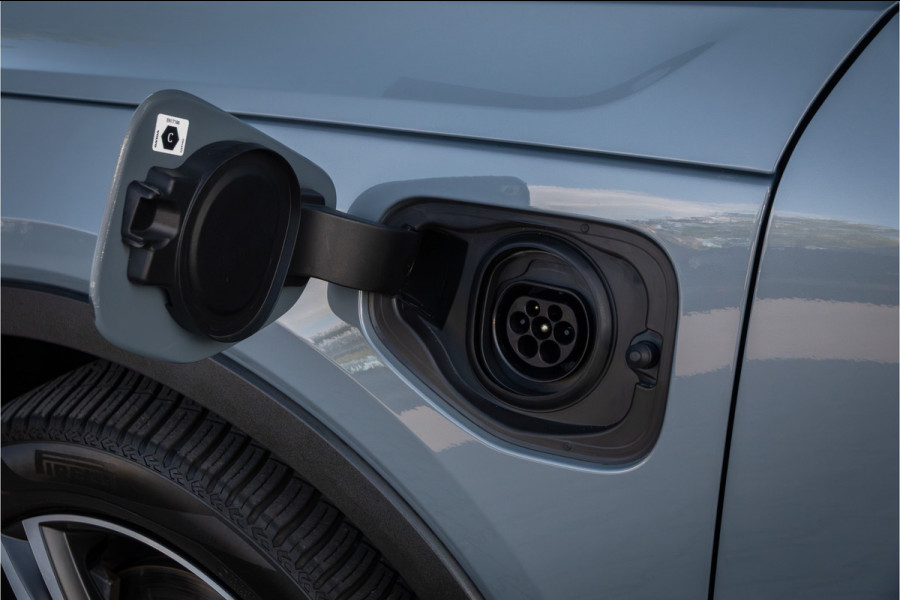 Volvo XC40 1.5 T5 Recharge R-Design -Trekhaak-H/K- Elektrische stoelen