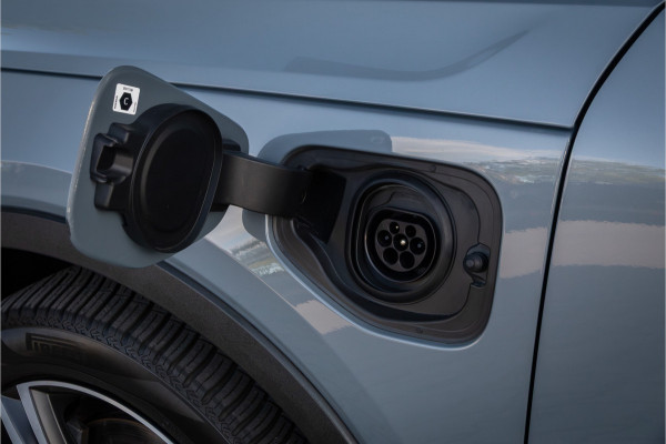 Volvo XC40 1.5 T5 Recharge R-Design -Trekhaak-H/K- Elektrische stoelen