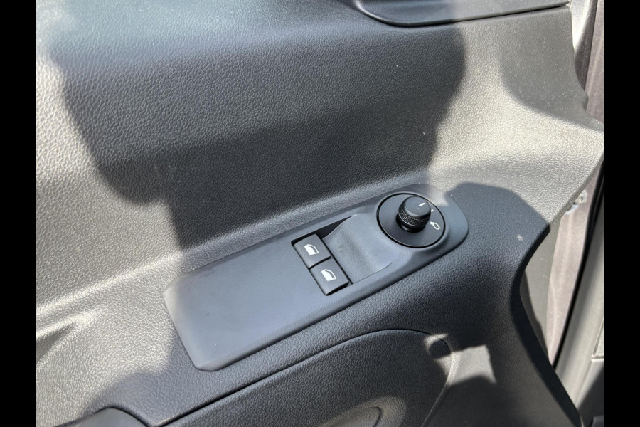 Peugeot eRifter Electric 50 kW/h Active VAN: 37.900,- VOOR: 26.440,- UW HERFSTVOORDEEL: 11.460,- EURO | BETREFT NIEUWE AUTO MET FABRIEKSGARANTIE | navi by APple carplay/Android