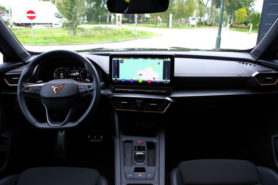 CUPRA Formentor 1.4 e-Hybrid VZ Performance 245 PK PHEV, Panoramadak, Trekhaak, Memory, Adap. Cruise Control