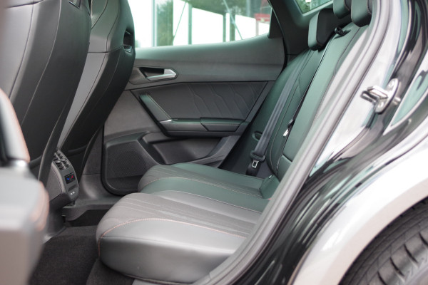 CUPRA Formentor 1.4 e-Hybrid VZ Performance 245 PK PHEV, Panoramadak, Trekhaak, Memory, Adap. Cruise Control