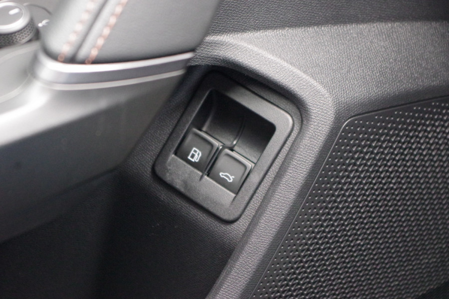 CUPRA Formentor 1.4 e-Hybrid VZ Performance 245 PK PHEV, Panoramadak, Trekhaak, Memory, Adap. Cruise Control