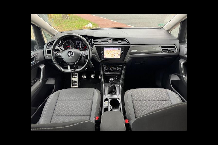 Volkswagen Touran 1.0 TSI Comfortline 7p Camera/Navigatie,parkeersensoren,