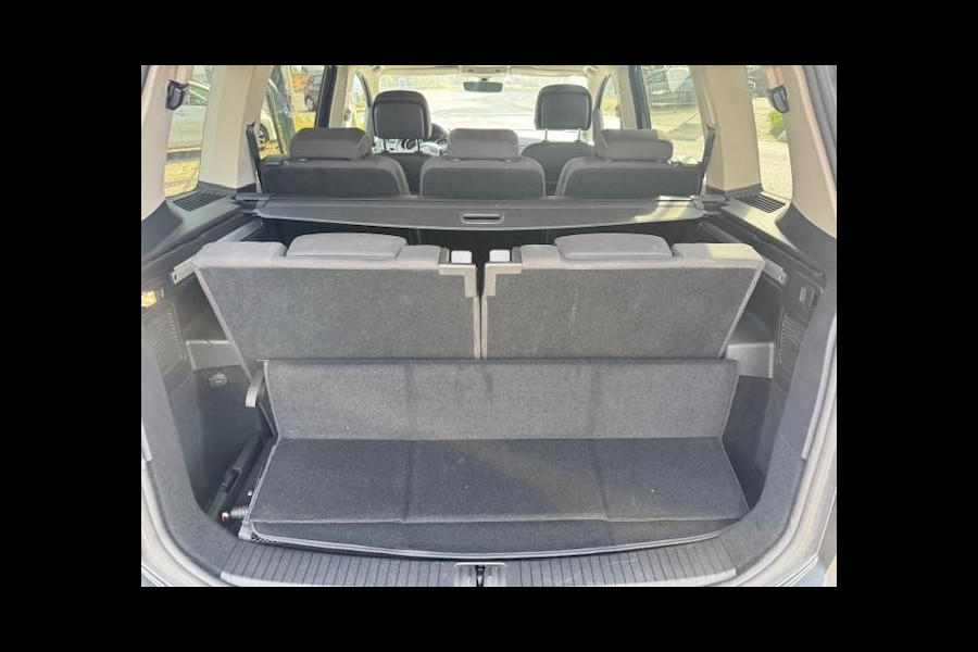 Volkswagen Touran 1.0 TSI Comfortline 7p Camera/Navigatie,parkeersensoren,