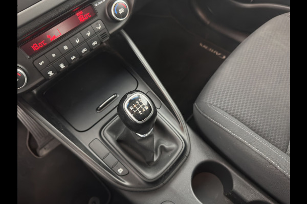 Kia Carens 1.6 GDi First Edition [ 7-Pers. ] *NAVI-FULLMAP | COMFORT-SEATS | CAMERA | ECC | PDC | CRUISE | 17''ALU*