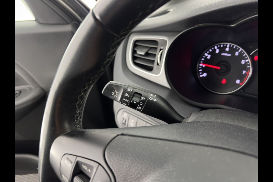 Kia Carens 1.6 GDi First Edition [ 7-Pers. ] *NAVI-FULLMAP | COMFORT-SEATS | CAMERA | ECC | PDC | CRUISE | 17''ALU*