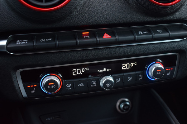 Audi RS3 Sportback 2.5 TFSI 400pk Quattro | Pano | Leer | B&O